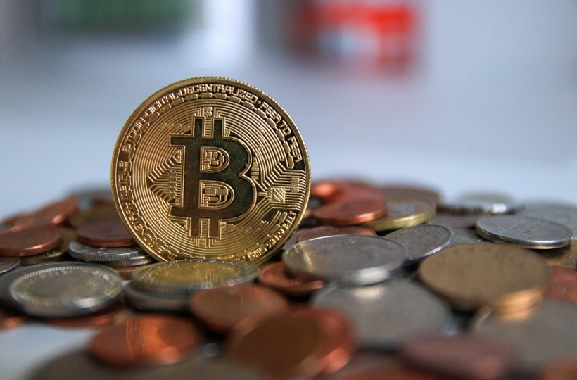 欧易OKX全球下载量突破5000万！新版App集成AI交易助手